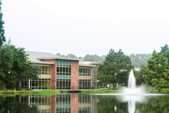 Lakeside Dining Commons